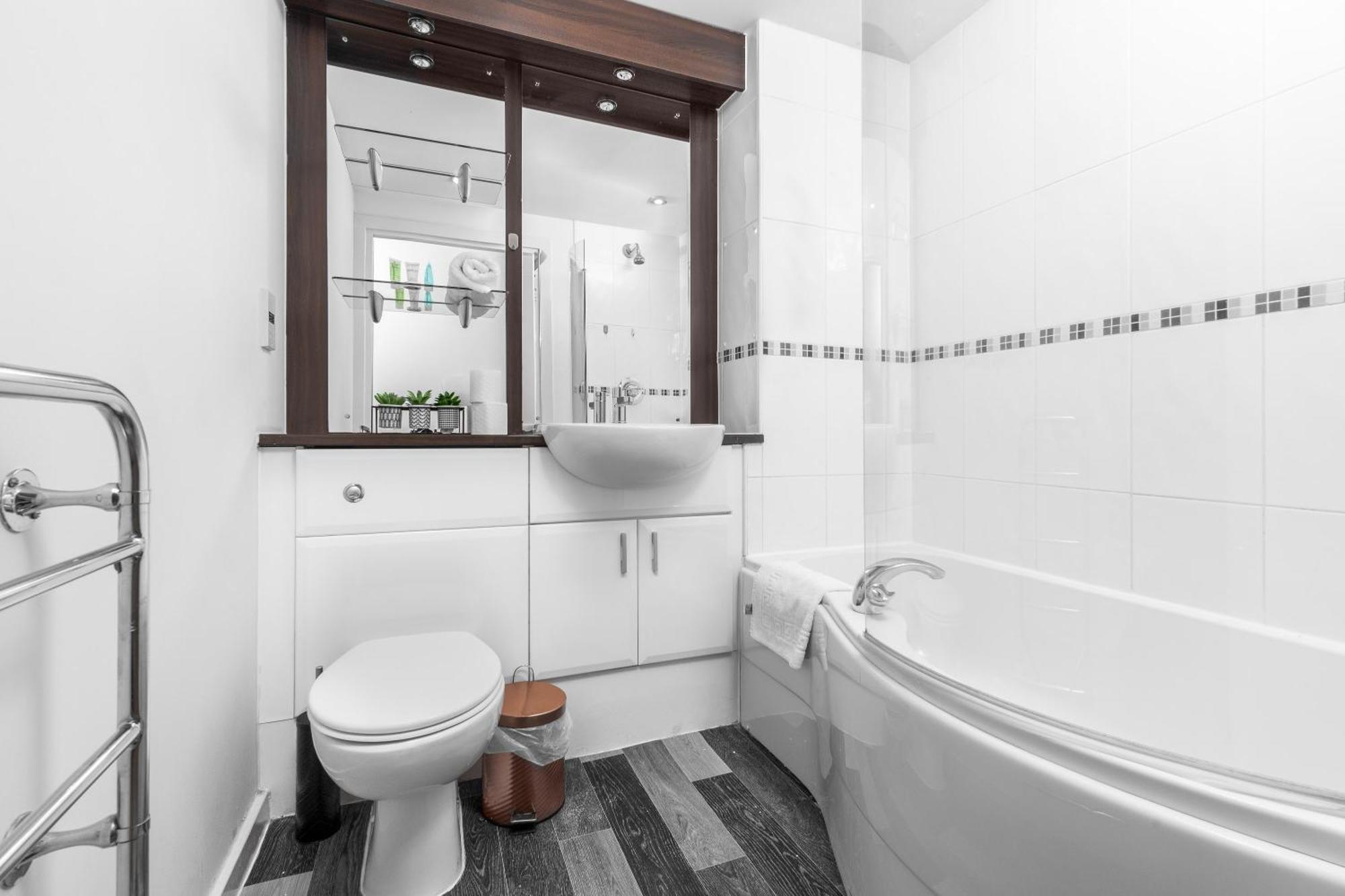 City Centre Apartment - 2 Bedroom - Secure Parking - Top Rated - 201M برمنغهام المظهر الخارجي الصورة