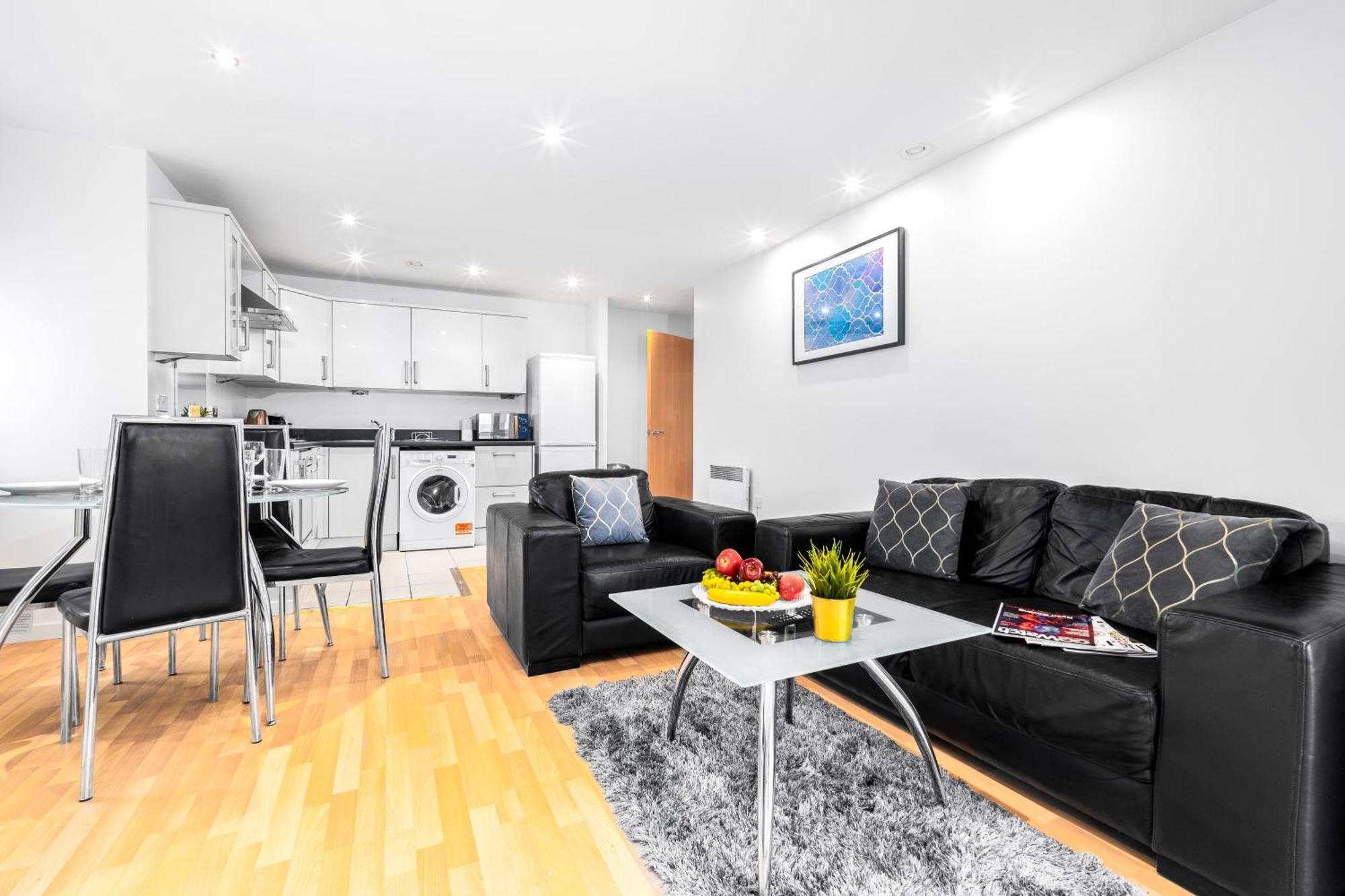 City Centre Apartment - 2 Bedroom - Secure Parking - Top Rated - 201M برمنغهام المظهر الخارجي الصورة