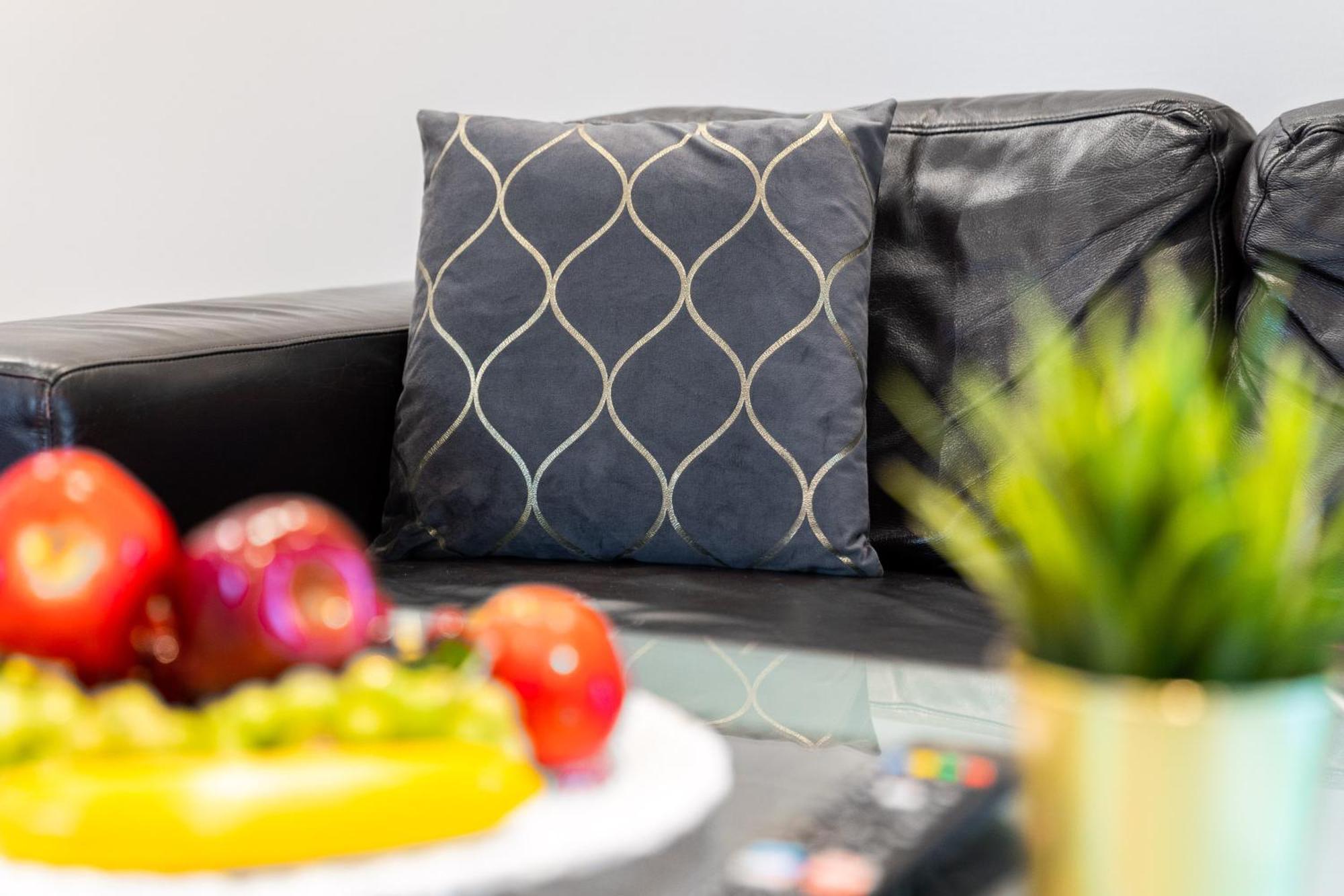 City Centre Apartment - 2 Bedroom - Secure Parking - Top Rated - 201M برمنغهام المظهر الخارجي الصورة